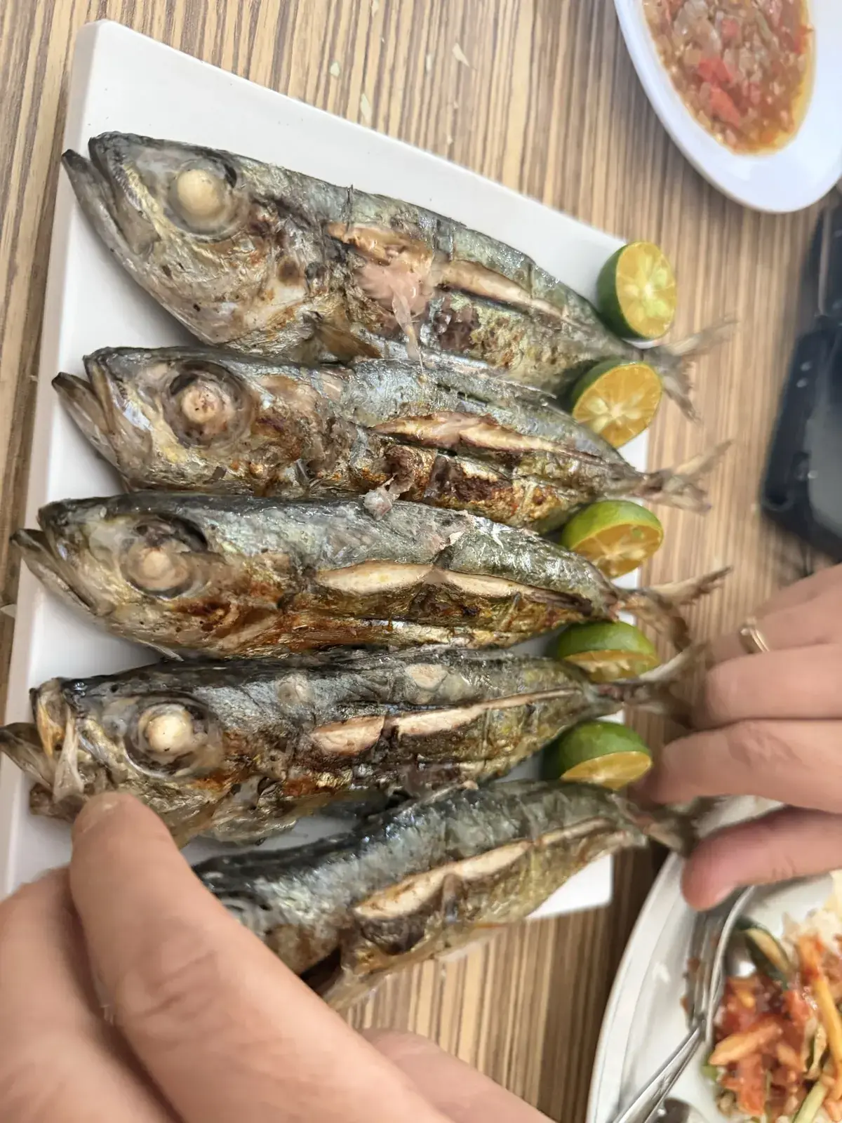 Grilled fish with lime